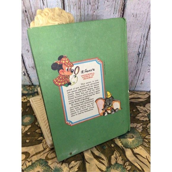 1984 Walt Disney’s Book “A Narrow Escape” Hardback Children’s Book - Picture 9 of 11